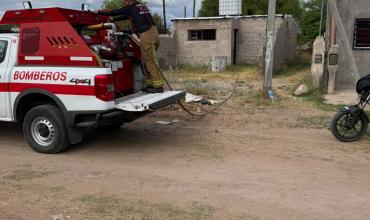 Incendio en una vivienda en construcción del Barrio Rey Primero: vecinos vieron salir a unos menores del lugar