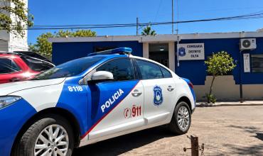 Policías rescataron a dos perros que habían caído en una pileta en Olta