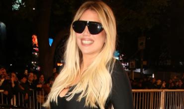 Wanda Nara ganó un Martín Fierro de la Música y se volvió viral por su osado look: “Toca soportar”