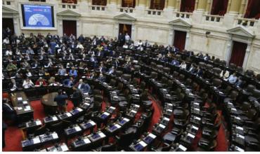 Quiénes son los diputados "dialoguistas“ que ayudaron al Gobierno a blindar el DNU 70