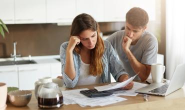 Una encuesta muestra que 7 de cada 10 argentinos considera que la situación económica es mala
