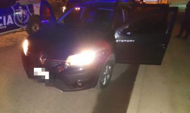 Le sustrajeron el auto en cinco minutos mientras hacía una compra en Chilecito y lo hallaron abandonado en el barrio Polveton