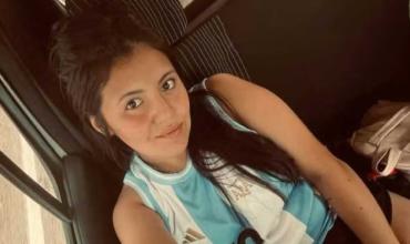 Una árbitra de 24 años murió al chocar contra un poste de luz cuando iba a dirigir un partido de fútbol amateur en Río Negro