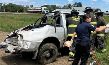 Accidente fatal en la Ruta 34: una pareja murió al volcar con su camioneta y otras dos personas resultaron heridas