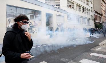 Tensión en París: la Policía se enfrenta con los manifestantes y ya hay 135 detenidos