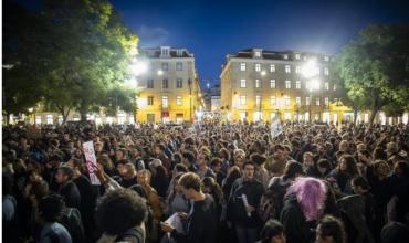 Miles de personas regresan a las calles de Portugal en protestas por la vivienda