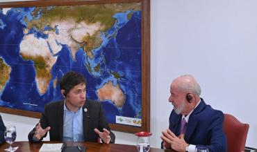 Axel Kicillof aseguró que la derrota de Bolsonaro representa un rechazo al modelo de “la motosierra de Milei”