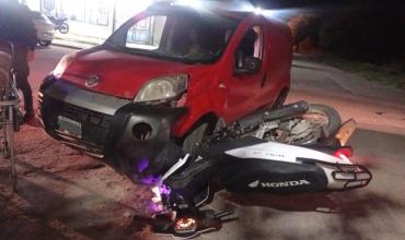 Dos adolescentes de 15 años fueron hospitalizados tras un choque entre una motocicleta y una camioneta en Chamical