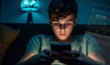 Apuestas online en adolescentes: un investigador advierte que 4 de cada 10 jóvenes que juegan desarrollan problemas