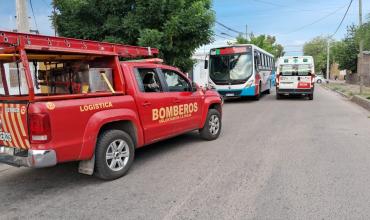 Una pasajera de un colectivo sufrió un traumatismo de cráneo tras una frenada brusca de un colectivo  en calles Las Vicuñas y Gaucho Rivero