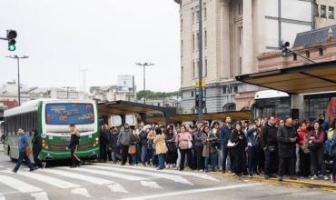 El Gobierno confirmó que aumentará los subsidios a los colectivos para evitar subas del boleto