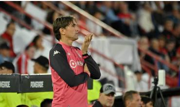 Qué les respondió Diego Martínez a los hinchas de Huracán que le cantaron “andate a Boca, la p… que te parió”