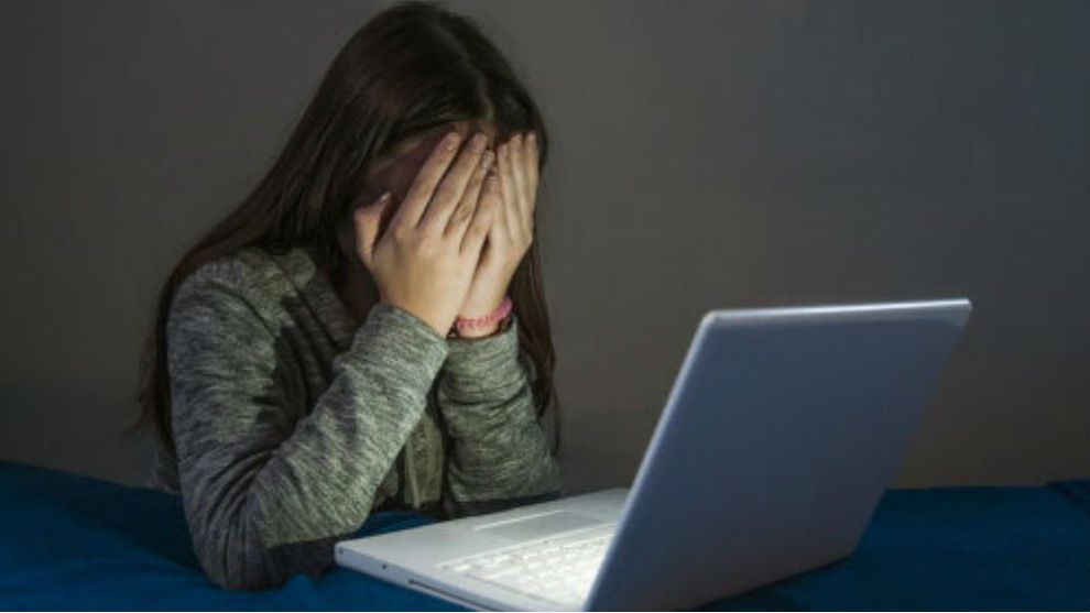 La Rioja. Detienen a profesor que acosaba por whatsapp a su alumna de 13 años - RADIO FÉNIX 95.1