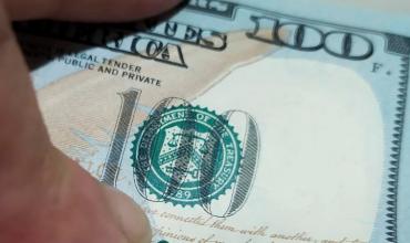 El dólar blue anotó un nuevo récord anual y se acercó a los $180