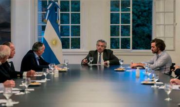 El Gobierno rechazó la propuesta de la UIA para dejar de pagar sueldos a quienes no quieran vacunarse contra el coronavirus
