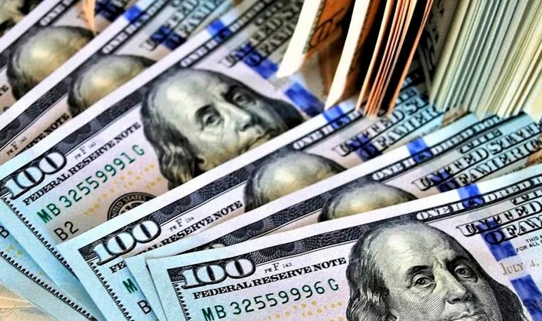 El dólar blue se disparó a $260 y los tipos de cambio financieros en niveles récords