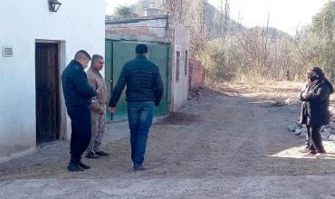 Encontraron a una persona calcinada en Campanas: Cayó al fogón que lo protegía del frío