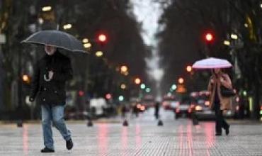 Nueve provincias con alerta meteorológico: se esperan lluvias, nevadas y viento zonda