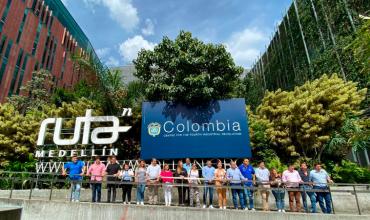 En plena crisis, un grupo de intendentes y diputados riojanos viajaron a Medellín, Colombia 