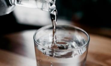 Fin del mito: un estudio recomienda no tomar dos litros de agua por día