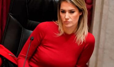 "¿No se cansa de hacer papelones?": áspera pelea entre Carolina Losada y Aníbal Fernández en Twitter por la inseguridad en Rosario