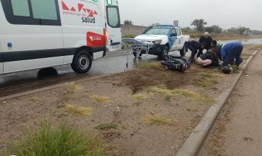 Cayó pesadamente de su moto y quedó inconsciente