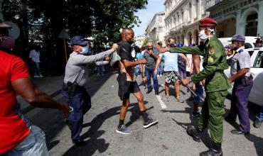 Crecen las manifestaciones en Cuba: La dictadura de Miguel Díaz-Canel está en gran protesta 