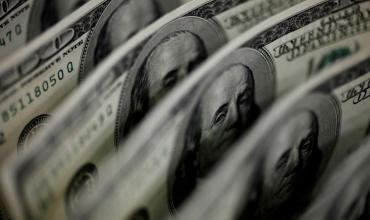 Tras tocar un nuevo máximo histórico, el dólar blue salta $5 y cerró a $525
