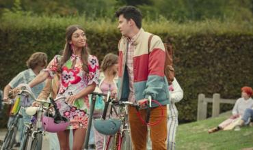 "Sex Education": La serie que llegó para romper los tabúes se despide en su cuarta temporada de Netflix