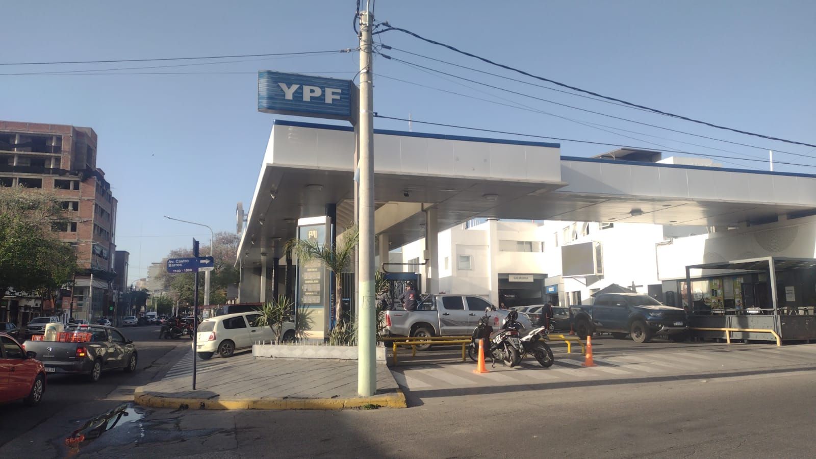 YPF dispuso restricciones para vender nafta super  