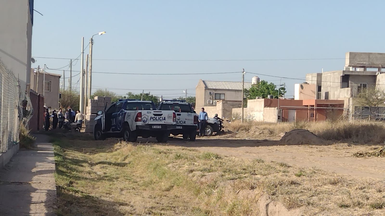 La Rioja: Apareció una persona calcinada al costado de una calle y hecho es un misterio para la policía  