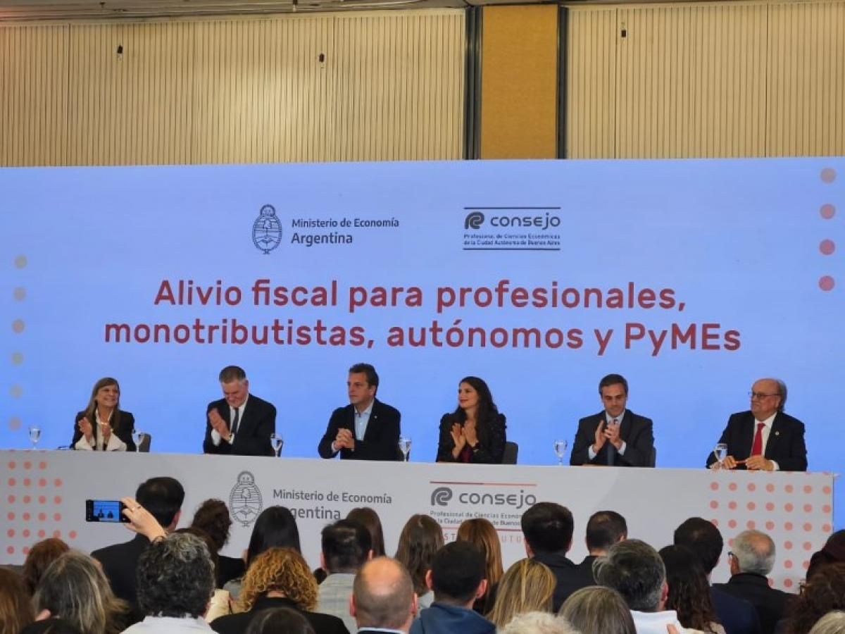 Detalles del alivio fiscal que anunció Massa para profesionales, monotributistas, autónomos y pymes