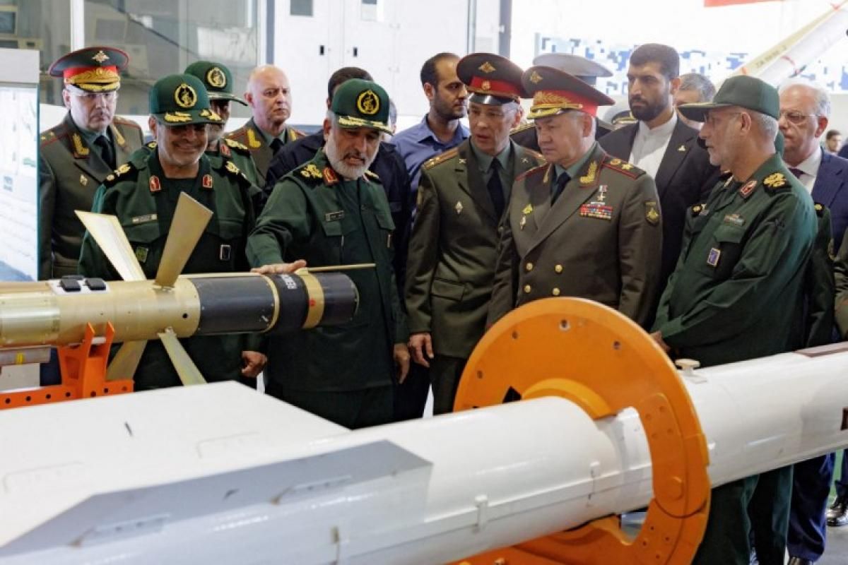 Irán exhibió su nuevo dron de "largo alcance"