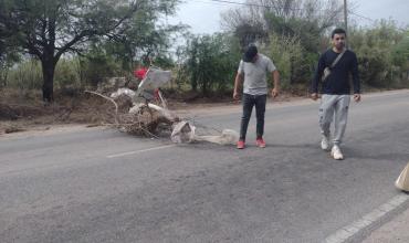 Vecinos del paraje El Escondido cortaron la ex ruta 38 por falta de servicios 