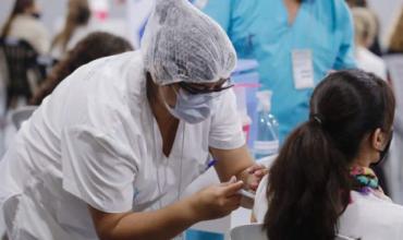 Ministerio de Salud recomendó la vacuna de refuerzo contra el COVID19 a mayores de 50 años