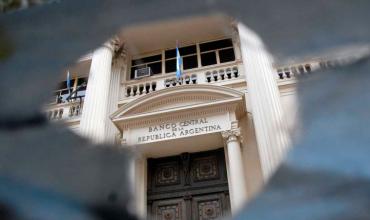 Las reservas en picada: perforaron el piso de los US$ 27.000 millones