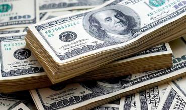 Este miércoles, el dólar blue cerró a $ 843 tras tocar los  850 pesos 