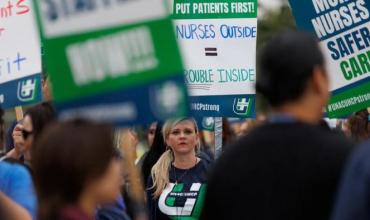 Estados Unidos atraviesa la huelga de trabajadores de la salud más grande de su historia