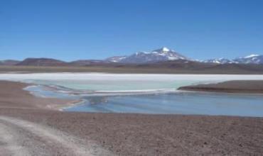 Litio: La Rioja habilitó una empresa de Mendoza a realizar trabajos en la reserva natural Laguna Brava