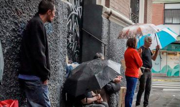 Nuevos pobres: tienen trabajo, jubilación o hacen changas, pero no les alcanza para comer
