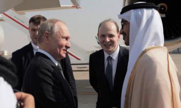 Putín llegó a Emiratos Árabes para discutir del petróleo y las guerras en Ucrania y Gaza