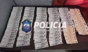 La Rioja: Detuvieron a una mujer y se le secuestró dinero en efectivo