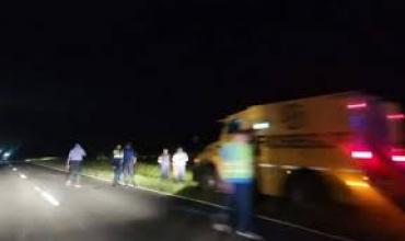 Corrientes: Un camión de caudales perdió dinero en medio de la Ruta 12