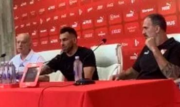Tevez renovó su contrato con Independiente y le agradeció la confianza a la directiva