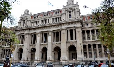 Procuración considera que la Corte debe expedirse sobre la demanda por los recursos extras de La Rioja
