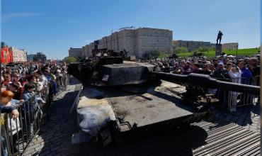 Multitudinaria exhibición en Moscú de tanques occidentales capturados en Ucrania