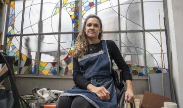 Una artista en silla de ruedas interviene rampas para concientizar sobre la falta de accesibilidad:  “Me encontré con un montón de barreras arquitectónicas"