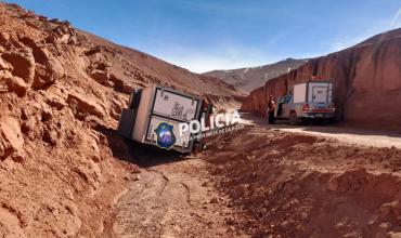 Guandacol: Conductor de camioneta perdió el control y volcó por Ruta Minera 