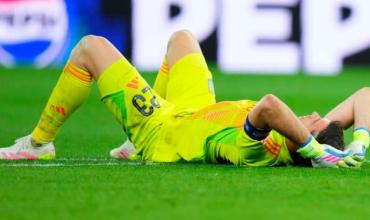 Duro golpe para Dibu: la prensa europea destrozó a Emiliano Martínez tras la eliminación del Aston Villa