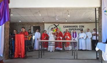 “Dios nos ama hasta dar la vida”: el llamado del obispo Braida en un emotivo Viernes Santo